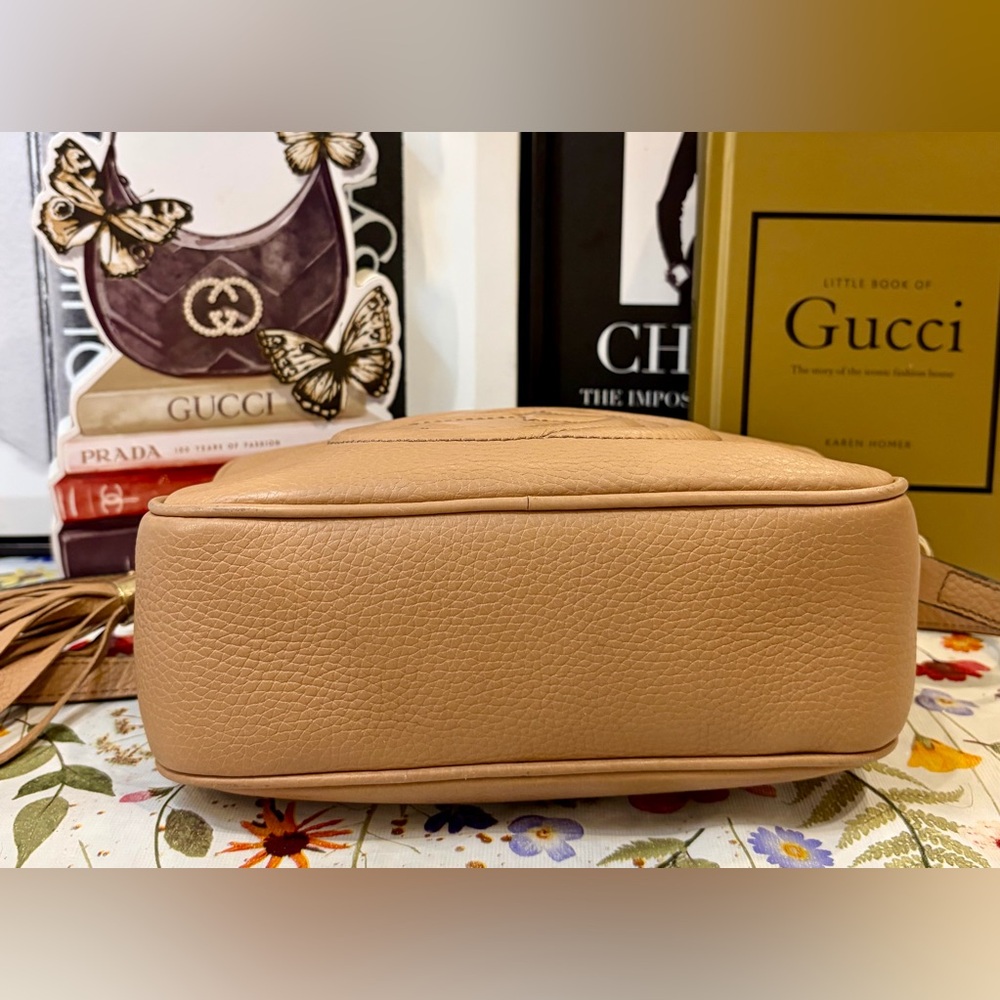 GUCCI Leather Soho Disco Crossbody w/Tassel Unisex/feminine look add Gucci scarf - Picture 9 of 16